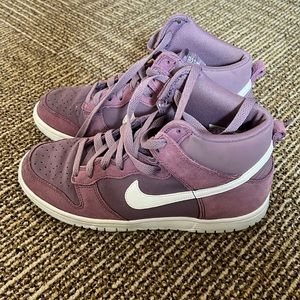 Purple Nike dunks!